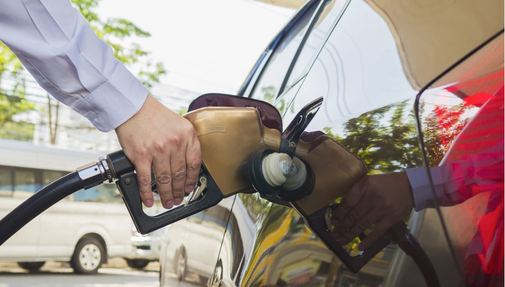 Dicas Essenciais para Economizar Combustível com seu Carro